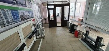 Демонстрационный зал алюминиевых конструкций